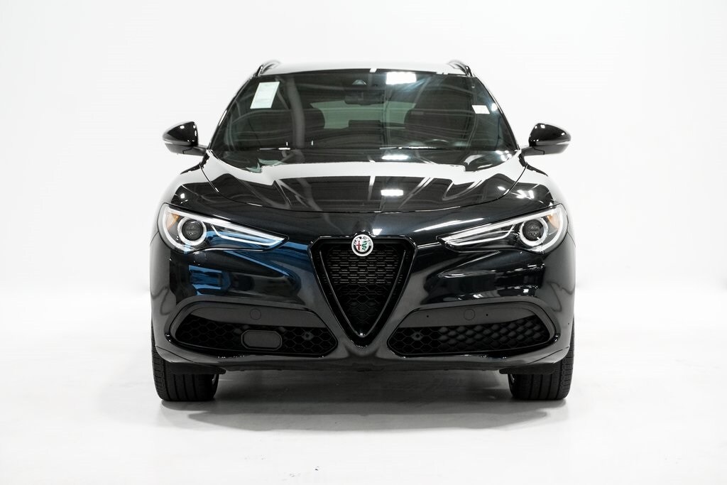 2022 Alfa Romeo Stelvio Ti photo 3