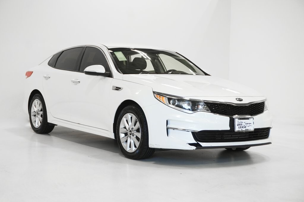 2017 Kia Optima LX photo 4