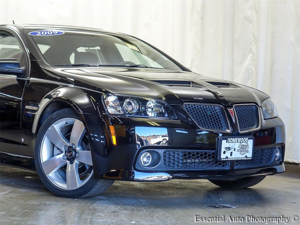 2009 Pontiac G8 GT photo 2