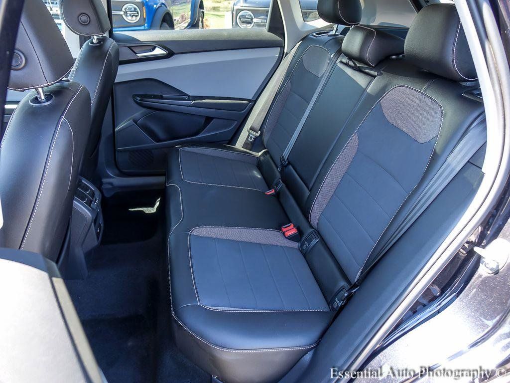 2023 Volkswagen Taos SE - Photo 11