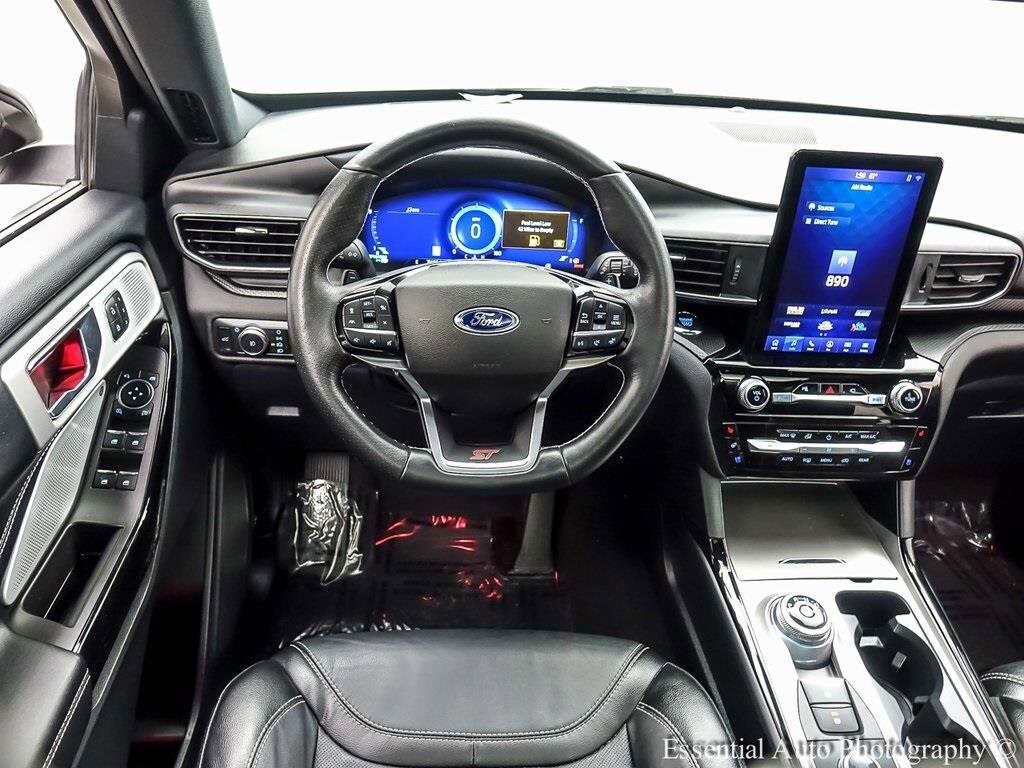 2022 Ford Explorer ST photo 2