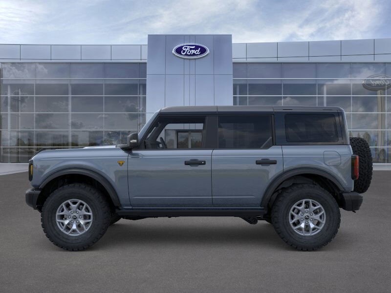2025 Ford Bronco Badlands photo 2