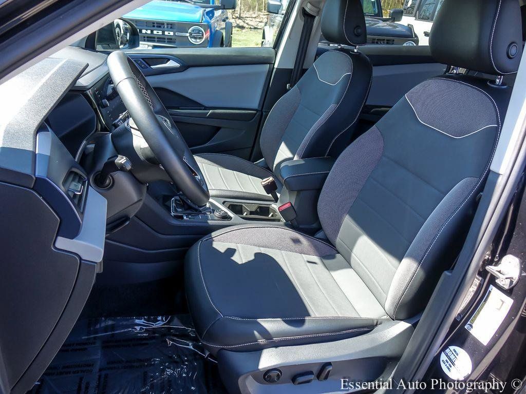 2023 Volkswagen Taos SE - Photo 9