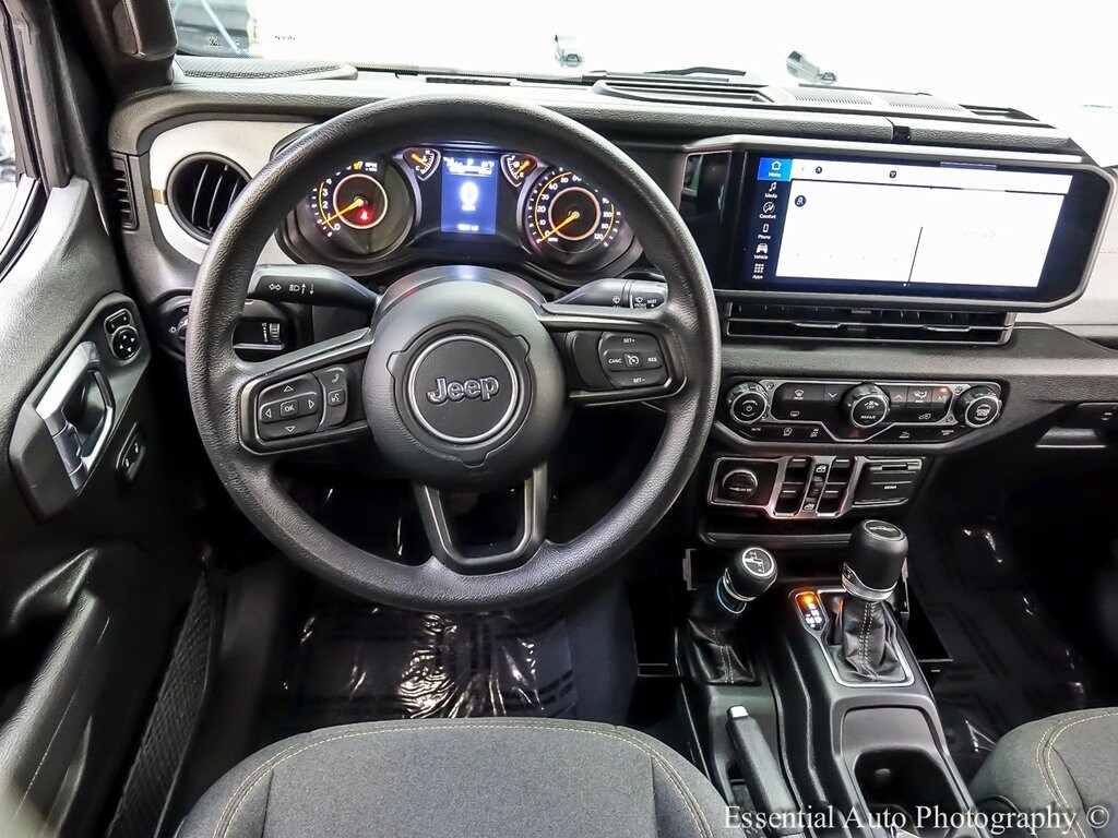 2025 Jeep Gladiator photo 2