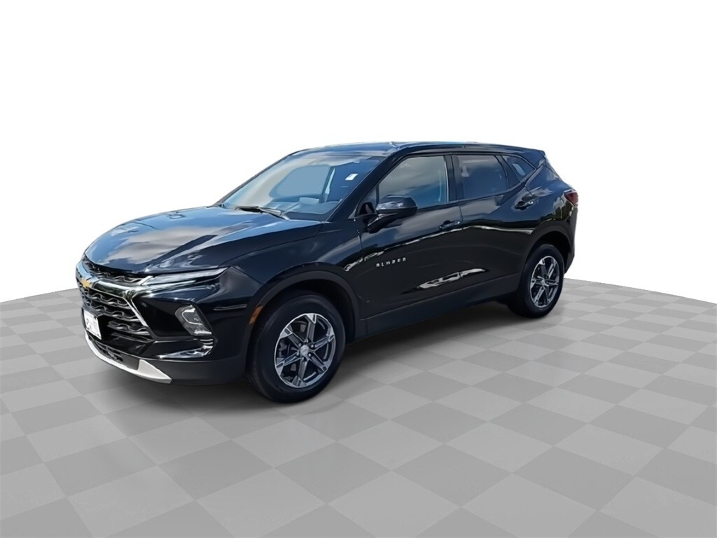2023 Chevrolet Blazer 2LT photo 3
