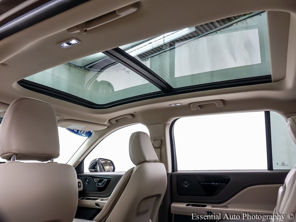 2022 Lincoln Aviator Reserve photo 2