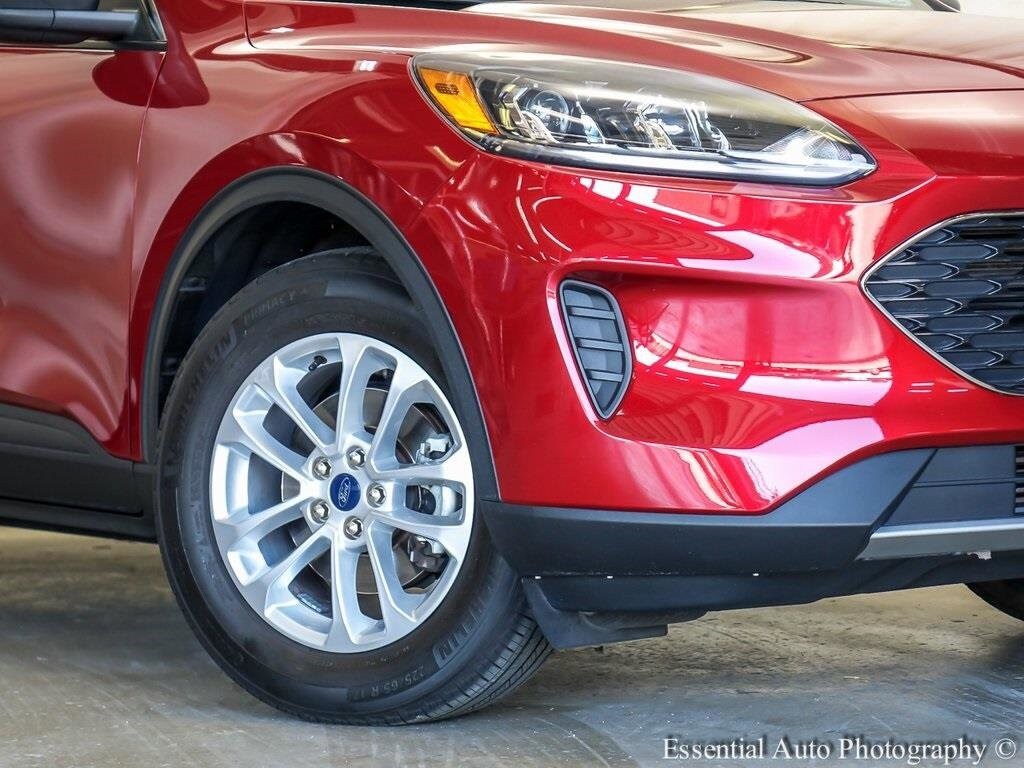 2022 Ford Escape SE photo 3