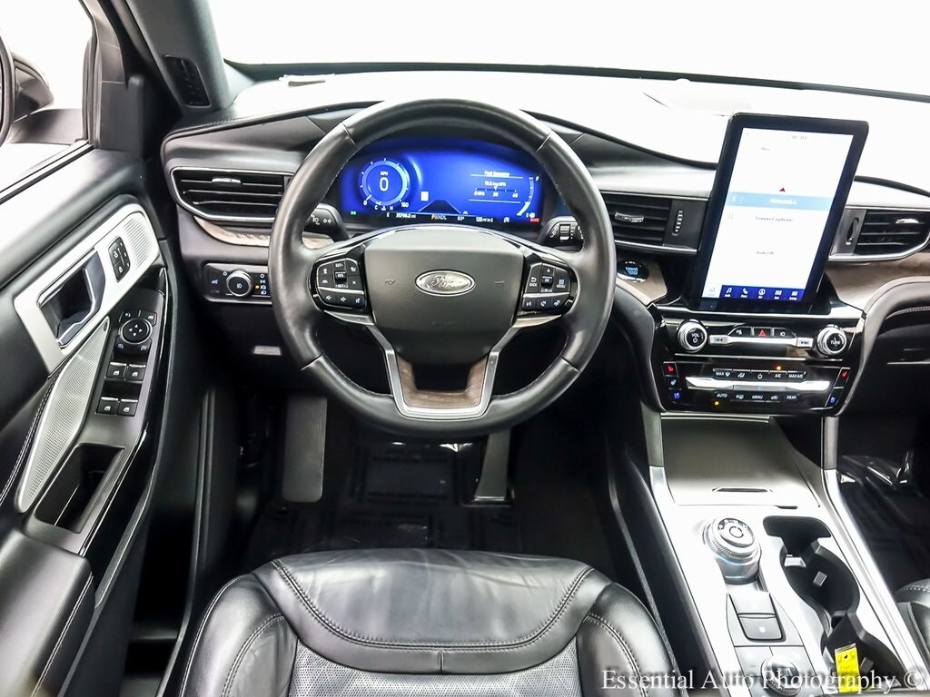 2022 Ford Explorer Platinum photo 2
