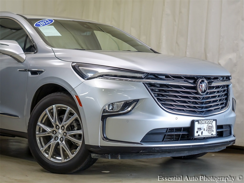 Used 2022 Buick Enclave Premium with VIN 5GAEVBKW9NJ111623 for sale in Homewood, IL