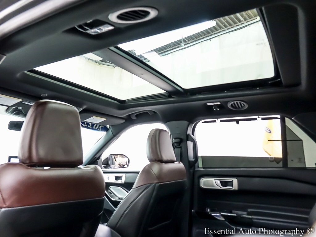 2022 Ford Explorer Platinum photo 3