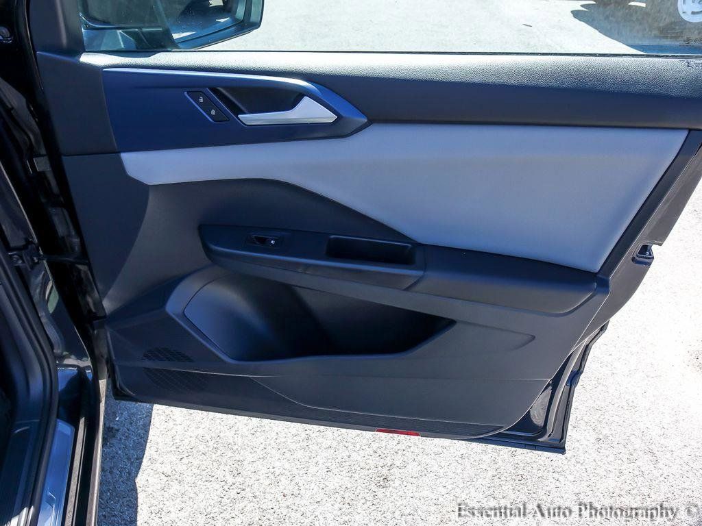 2023 Volkswagen Taos SE - Photo 24