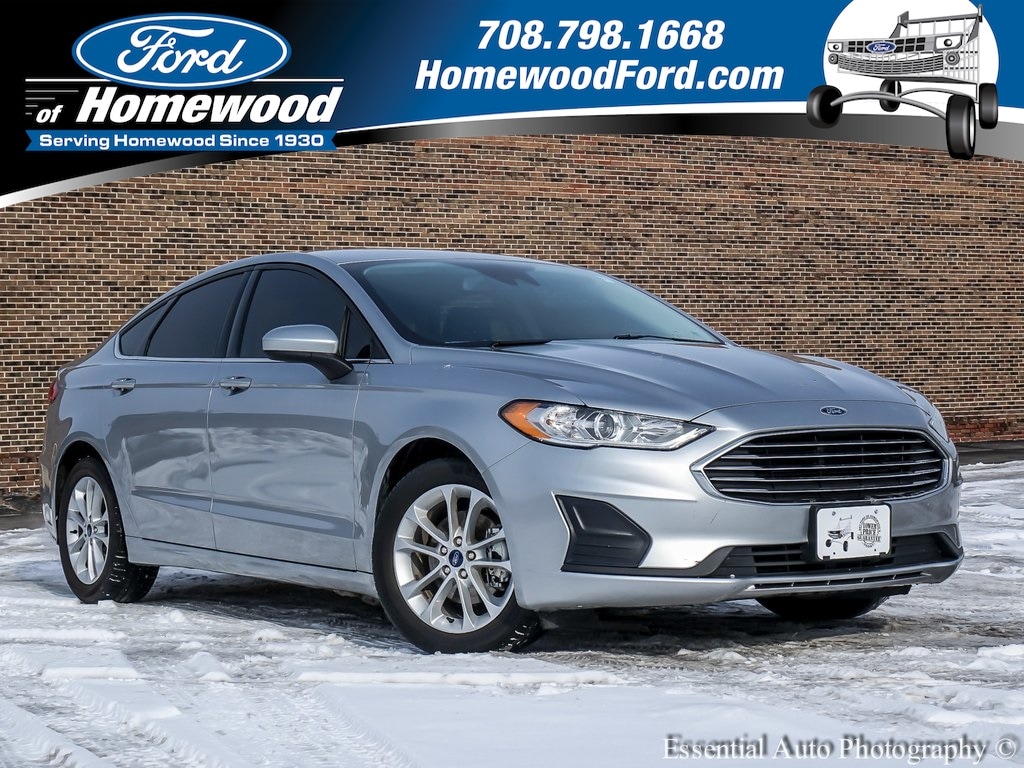 2020 Ford Fusion SE's photo