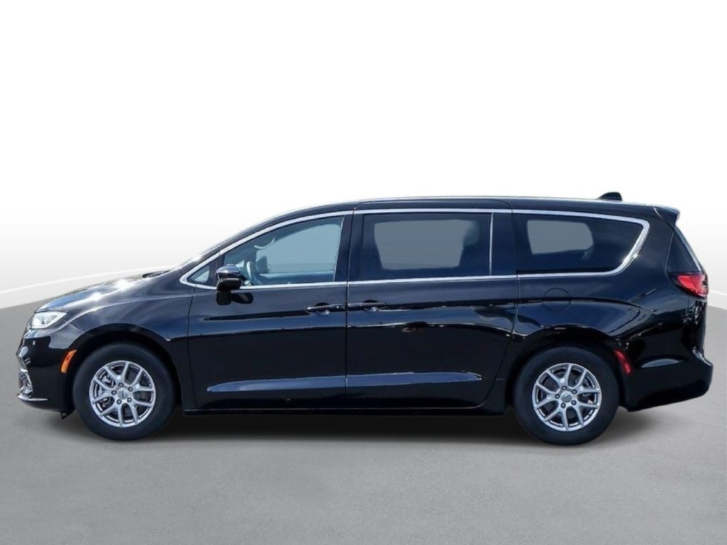 Certified 2025 Chrysler Pacifica Select Minivan/Van