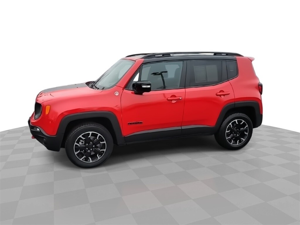 2023 Jeep Renegade Trailhawk photo 3