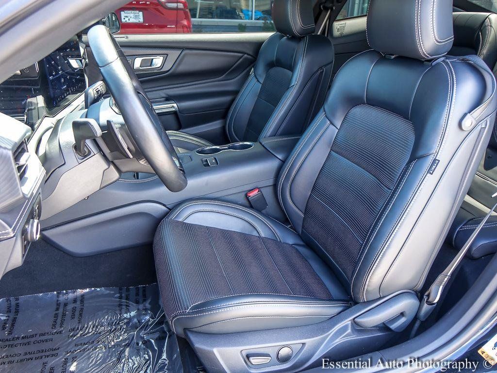 2025 Ford Mustang GT Premium - Photo 9
