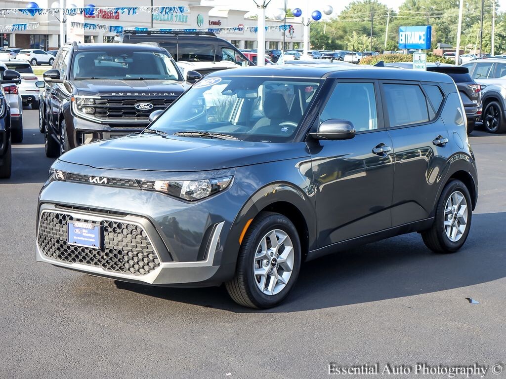 Certified 2025 Kia Soul LX Hatchback