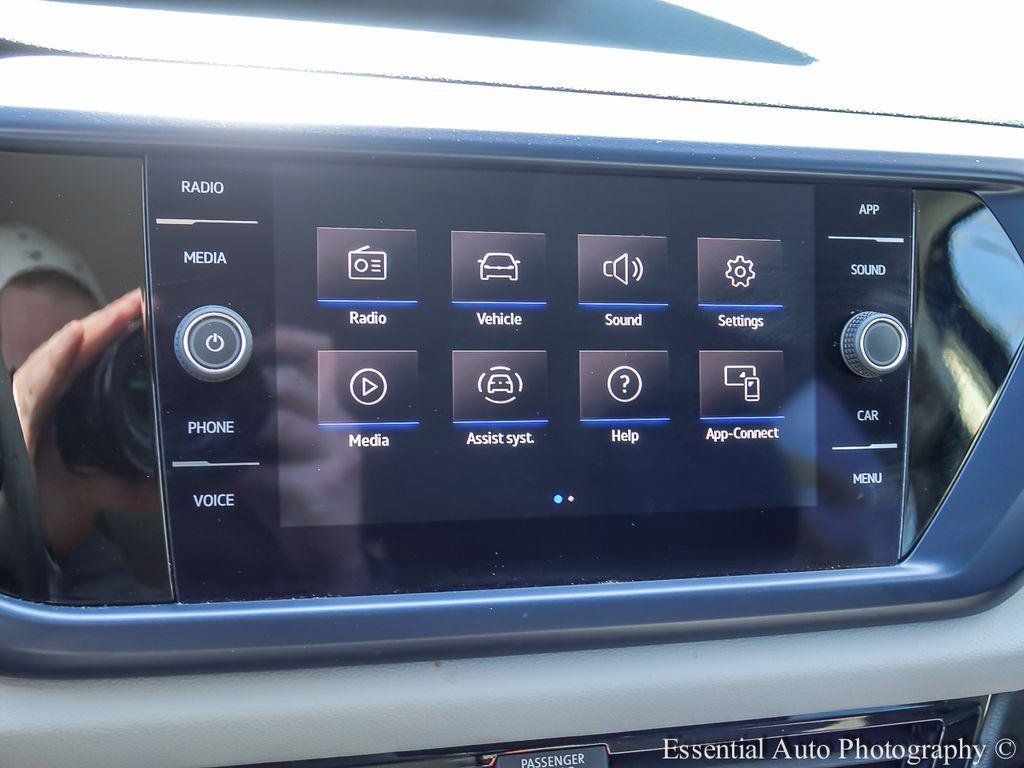 2023 Volkswagen Taos SE - Photo 14