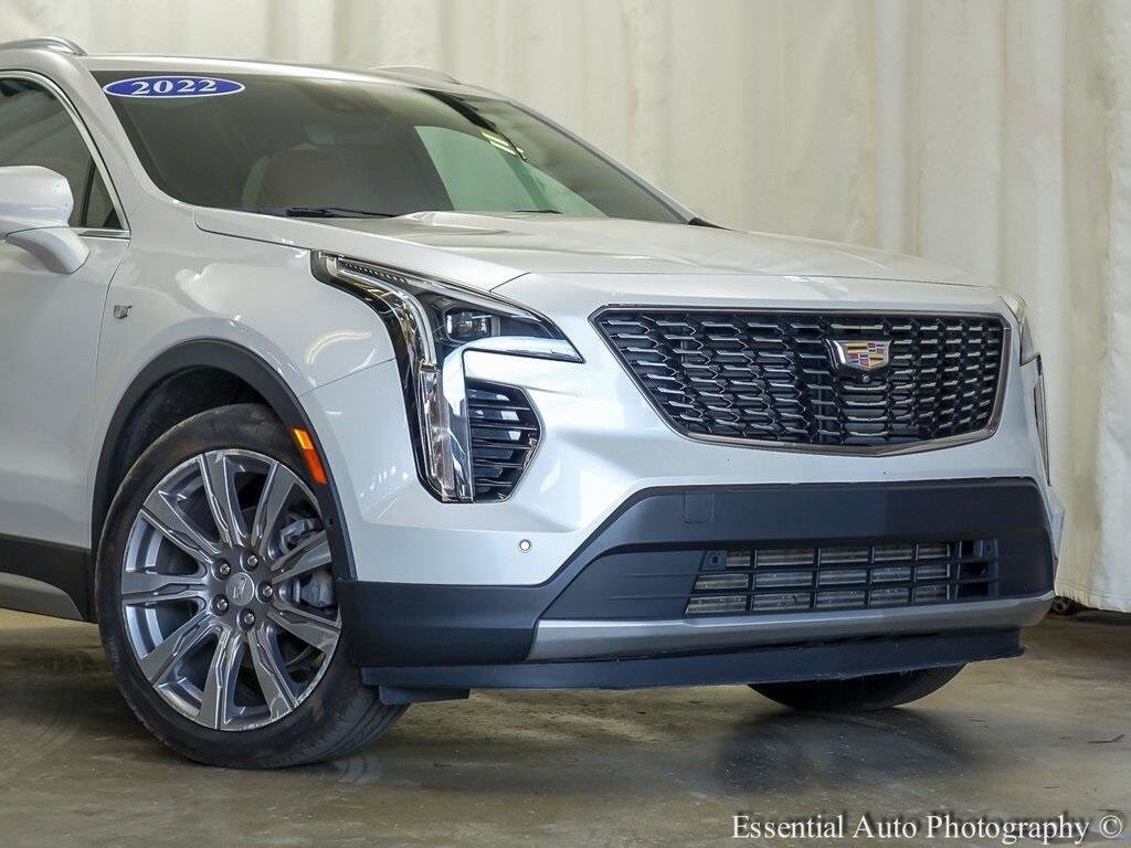 2022 Cadillac XT4 Premium Luxury photo 2