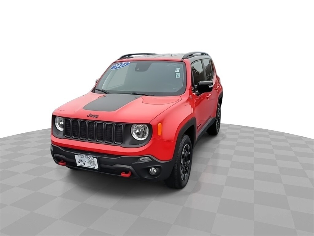 2023 Jeep Renegade Trailhawk photo 2