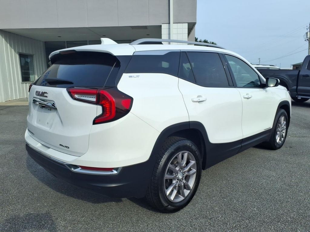 Used 2024 GMC Terrain SLT Sport Utility