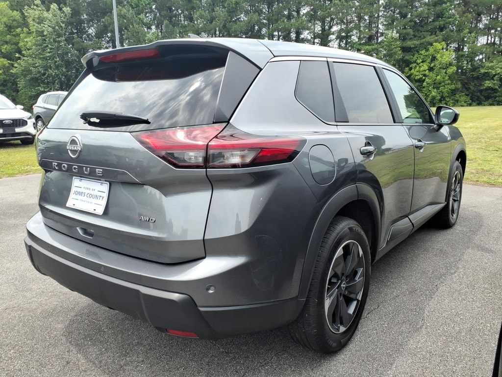 Used 2025 Nissan Rogue SV Sport Utility