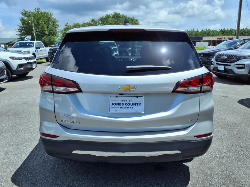 2022 Chevrolet Equinox LT photo 3