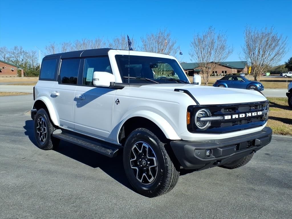 2025 Ford Bronco 4-Door Outer Banks's photo