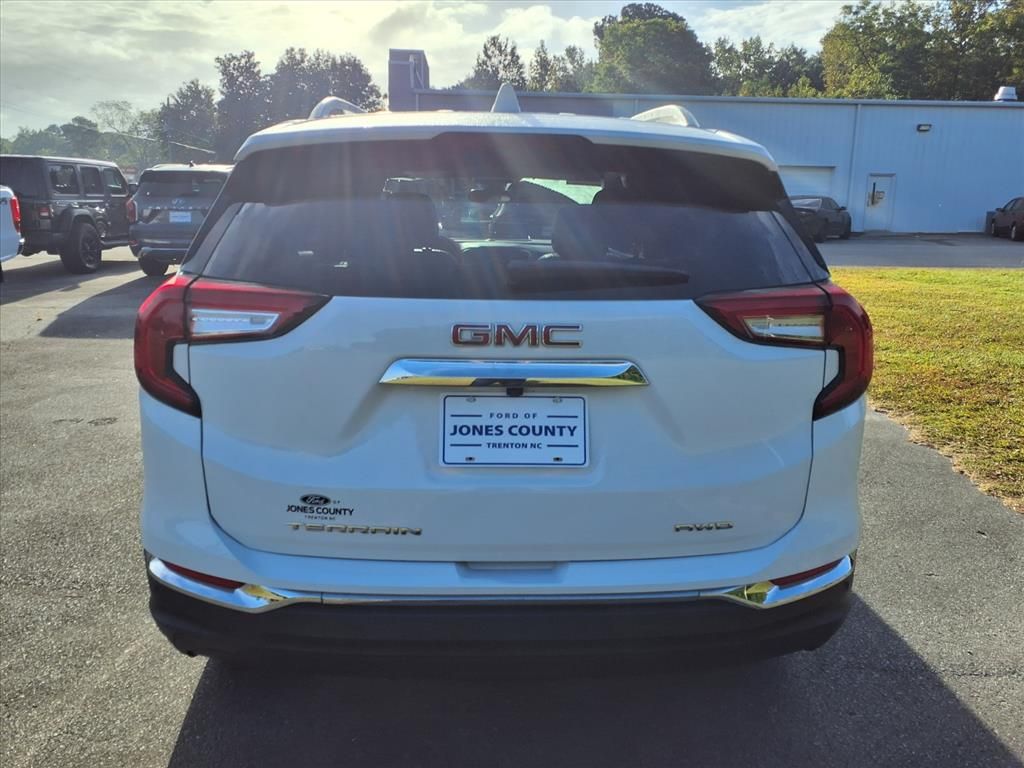2023 Gmc Terrain SLT photo 2