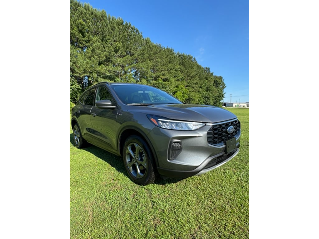 2025 Ford Escape ST-Line AWD's photo