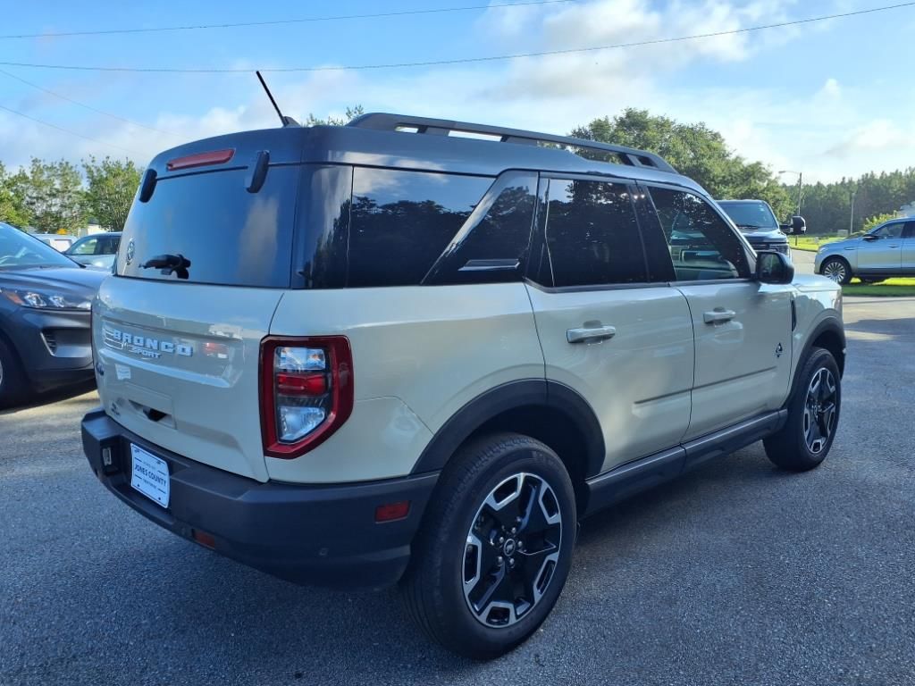 2024 Ford Bronco Sport Outer Banks photo 2