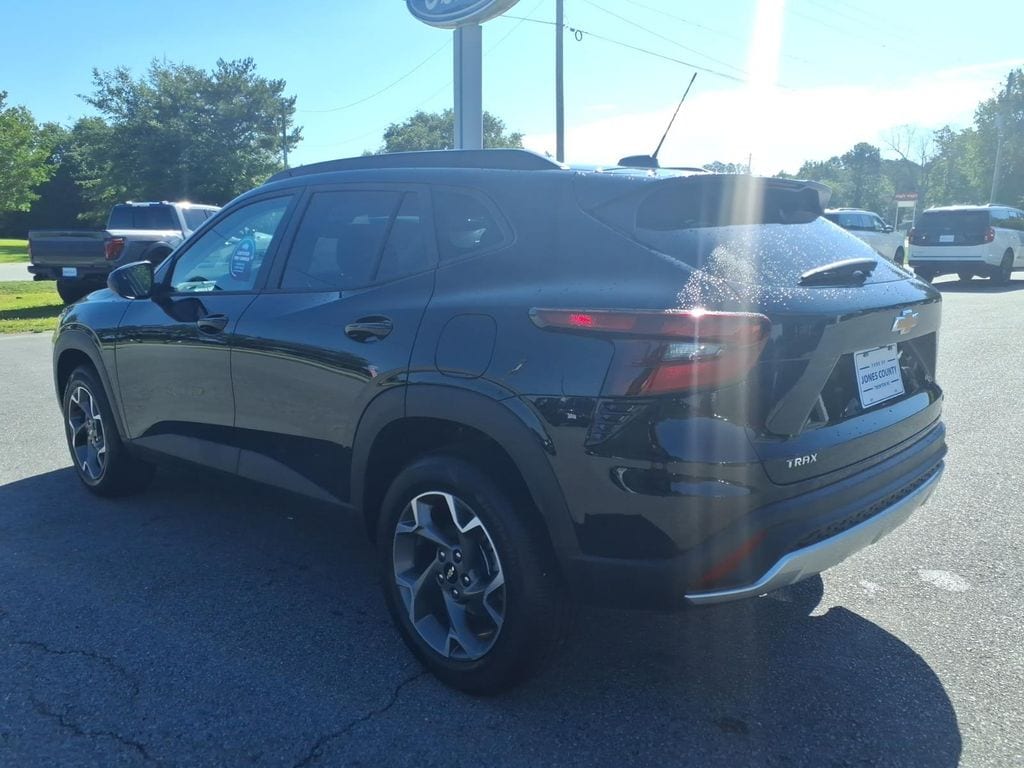 Used 2025 Chevrolet Trax LT Wagon