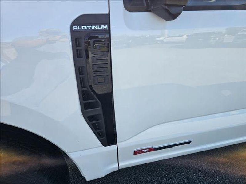 2026 Ford F-250 Platinum photo 3