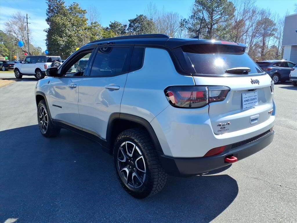 Used 2025 Jeep Compass Trailhawk Sport Utility
