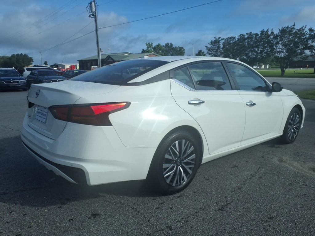 Used 2025 Nissan Altima SV Sedan