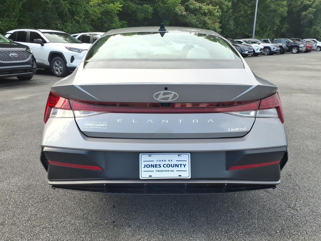Used 2025 Hyundai Elantra Limited Sedan