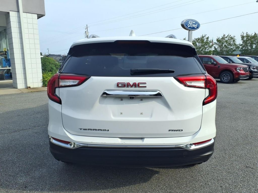 Used 2024 GMC Terrain SLT Sport Utility