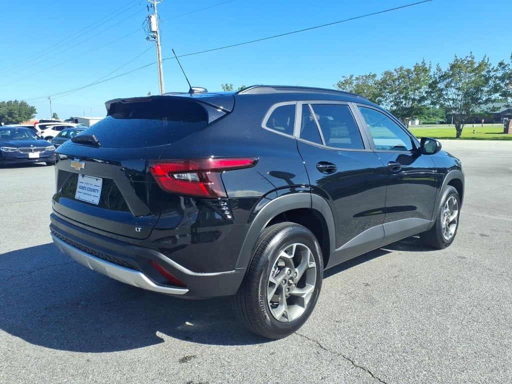 Used 2025 Chevrolet Trax LT Wagon