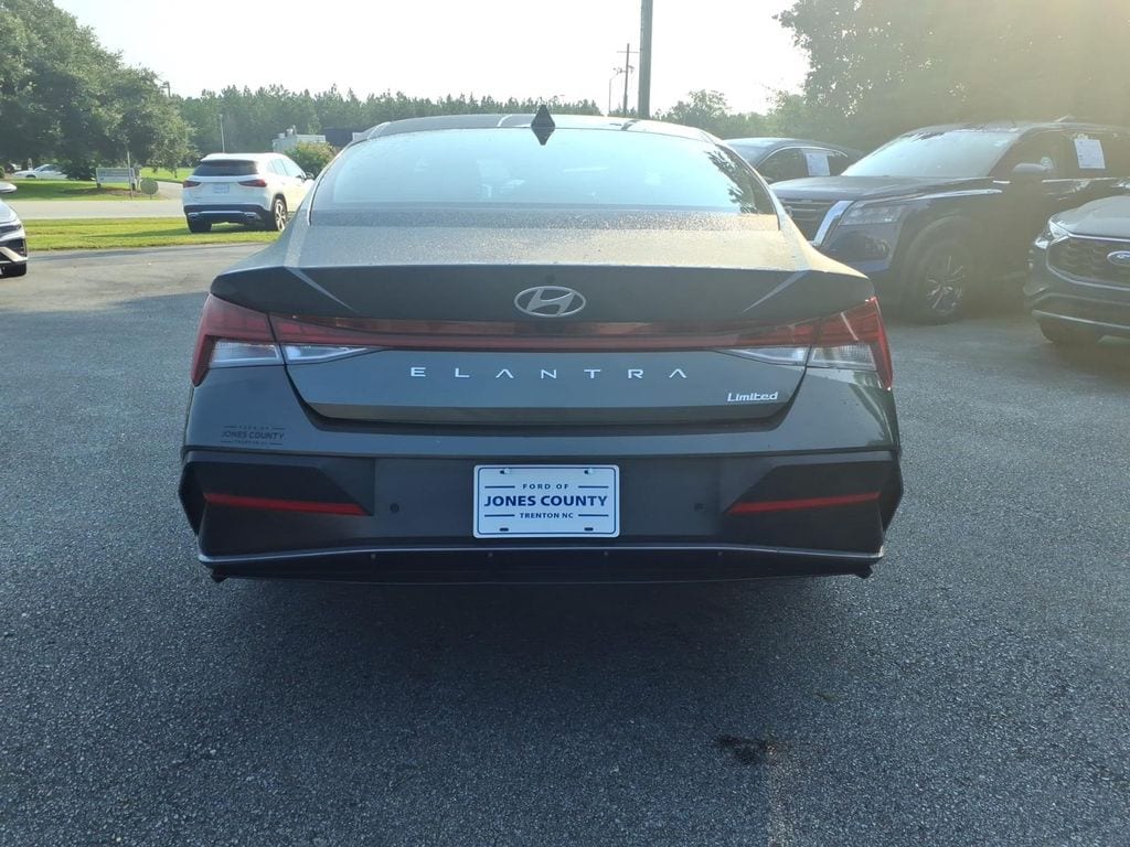Used 2024 Hyundai Elantra Limited Sedan