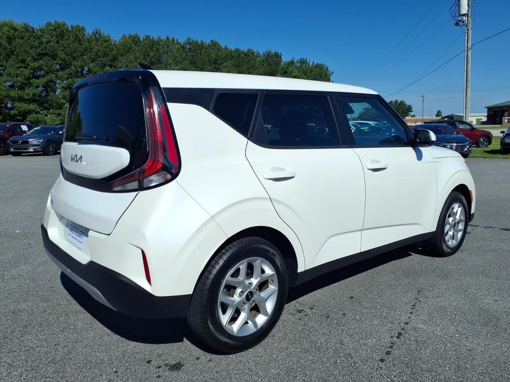 Used 2025 Kia Soul LX Hatchback