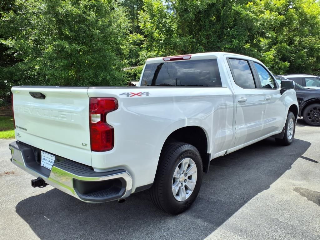 2023 Chevrolet Silverado LT photo 2