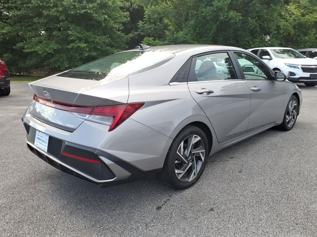 Used 2025 Hyundai Elantra Limited Sedan