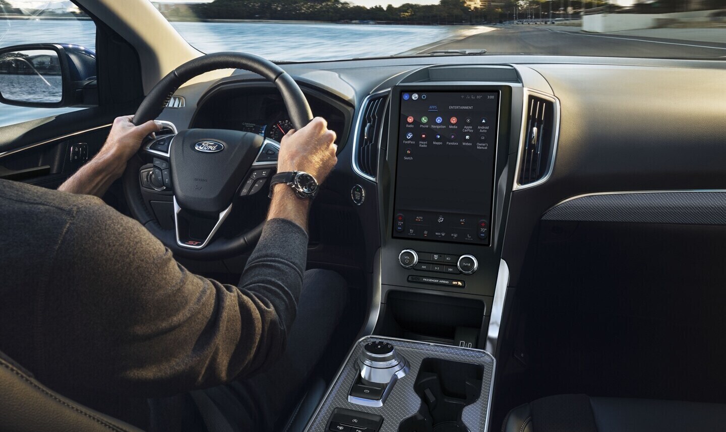 2024 Ford Edge interior