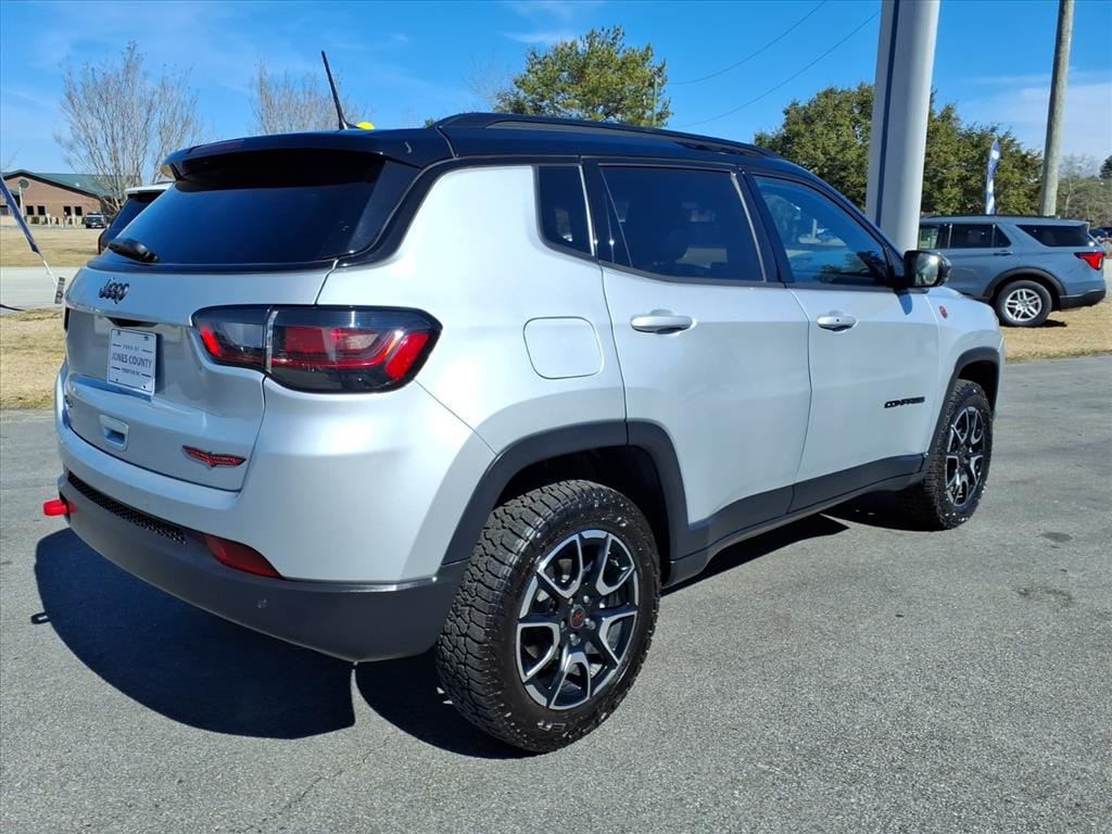 Used 2025 Jeep Compass Trailhawk Sport Utility