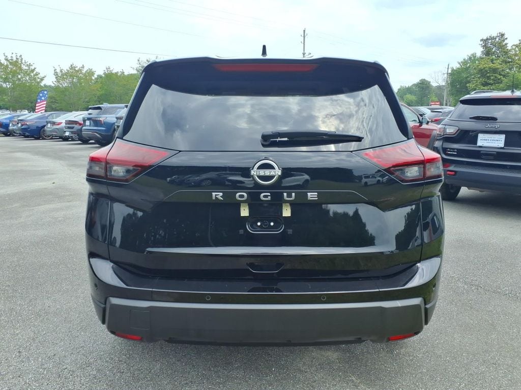 Used 2025 Nissan Rogue SV Sport Utility