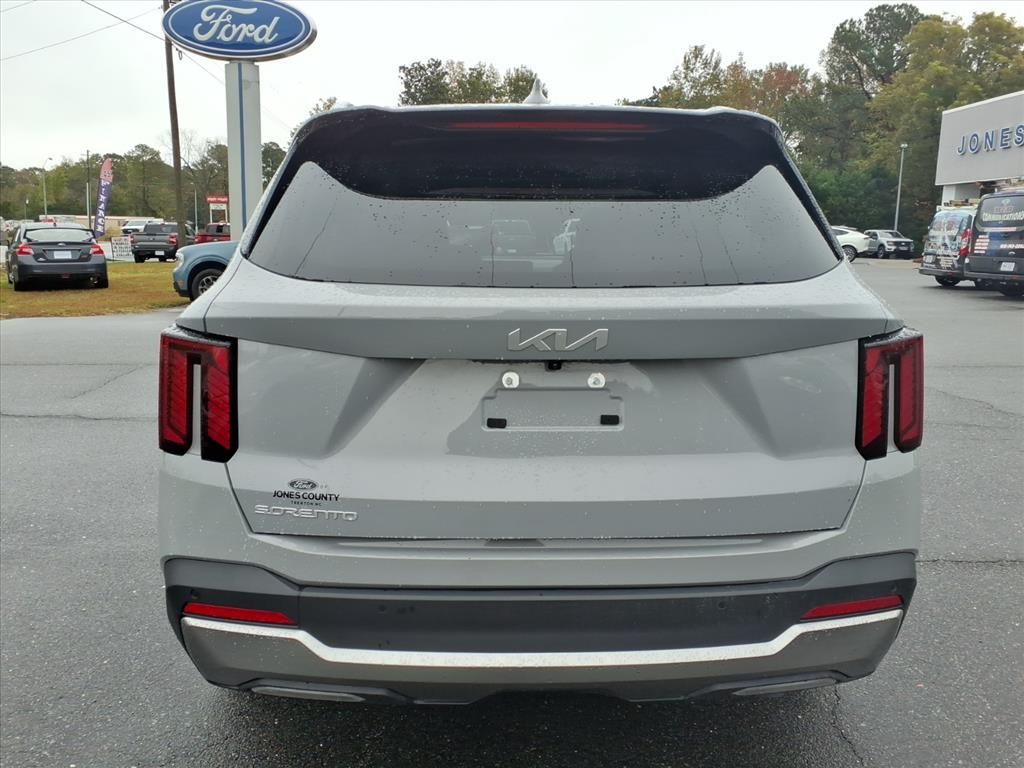 2024 Kia Sorento SX photo 3