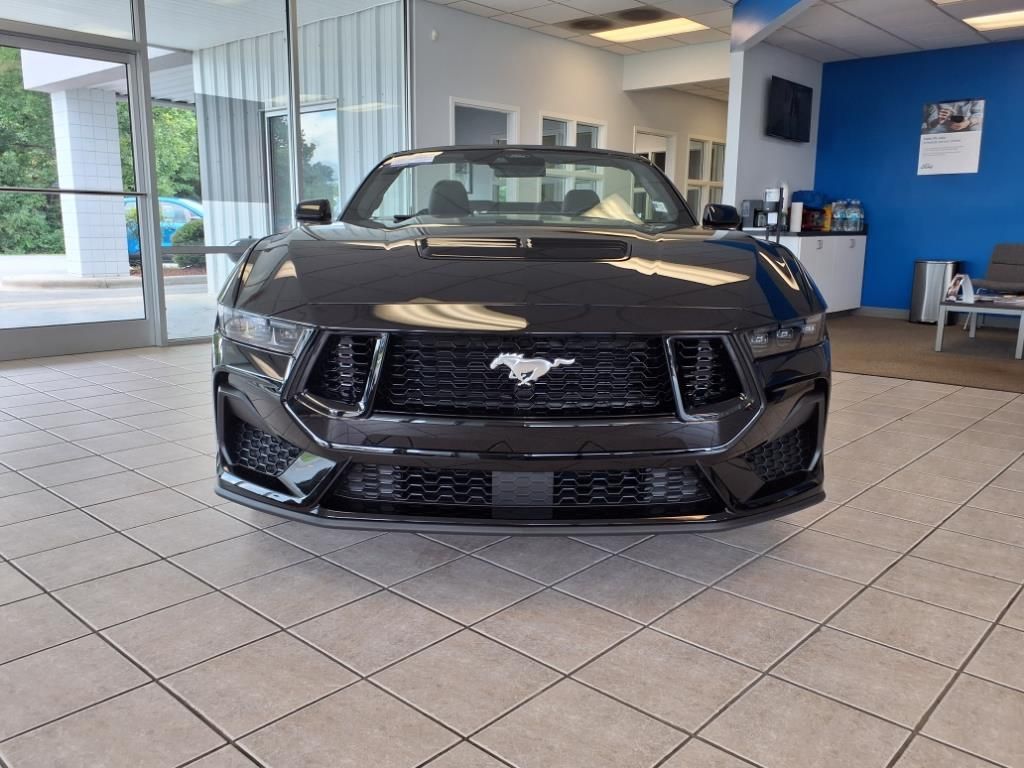 2025 Ford Mustang GT Premium Convertible photo 2