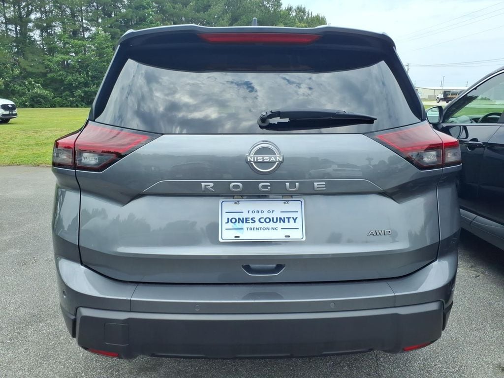 Used 2025 Nissan Rogue SV Sport Utility