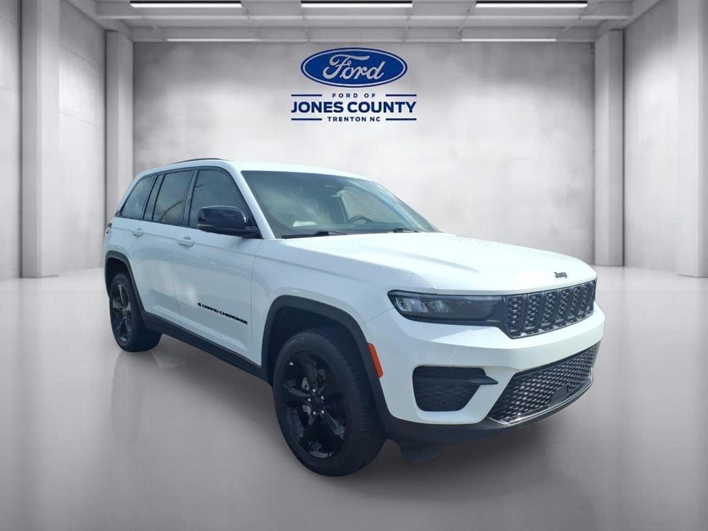 2024 Jeep Grand Cherokee Altitude X 4x4's photo
