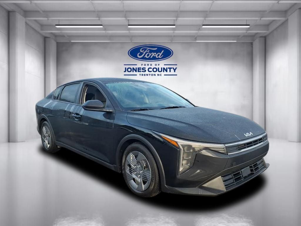 2025 Kia K4 LX's photo