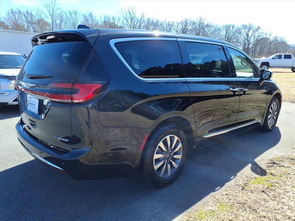 Used 2022 Chrysler Pacifica Hybrid Limited Passenger Van